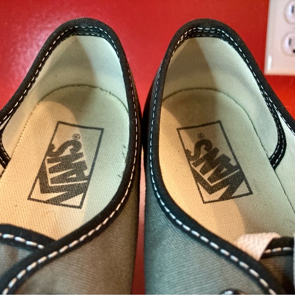 VANS Off The Wall Lace Up Low Top Black/Gray Mens 7.5 Womens 9 - Picture 4 of 7